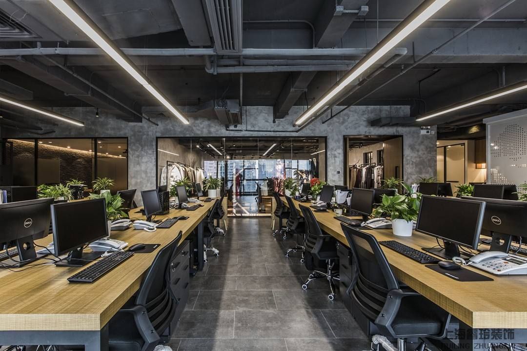 办公室装修如何进行才能让空间变大？ 
